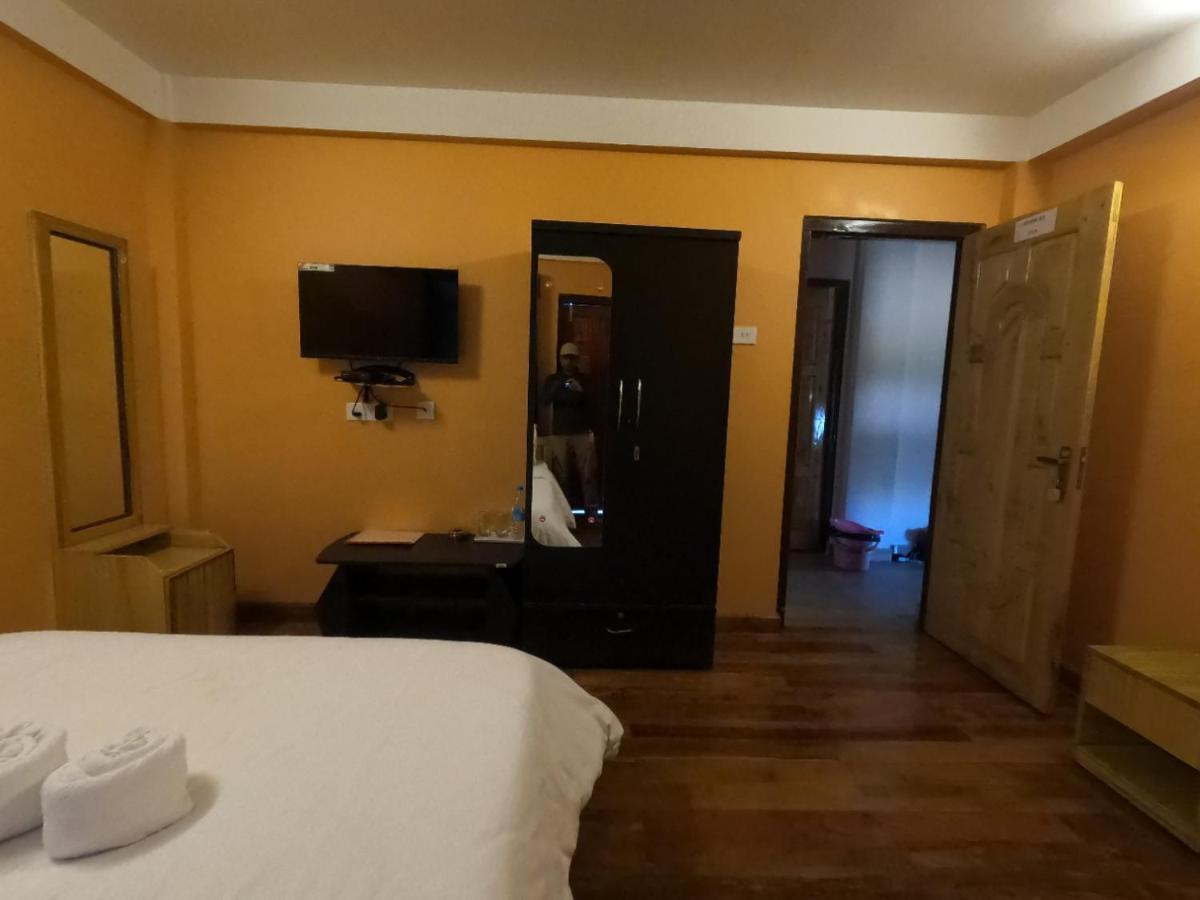 Aurora Guest House Shillong Exteriör bild