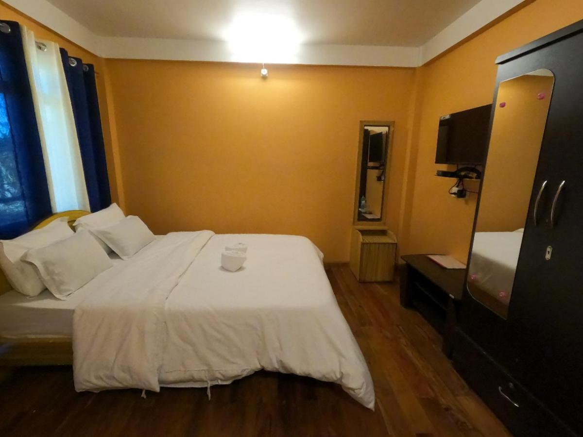 Aurora Guest House Shillong Exteriör bild