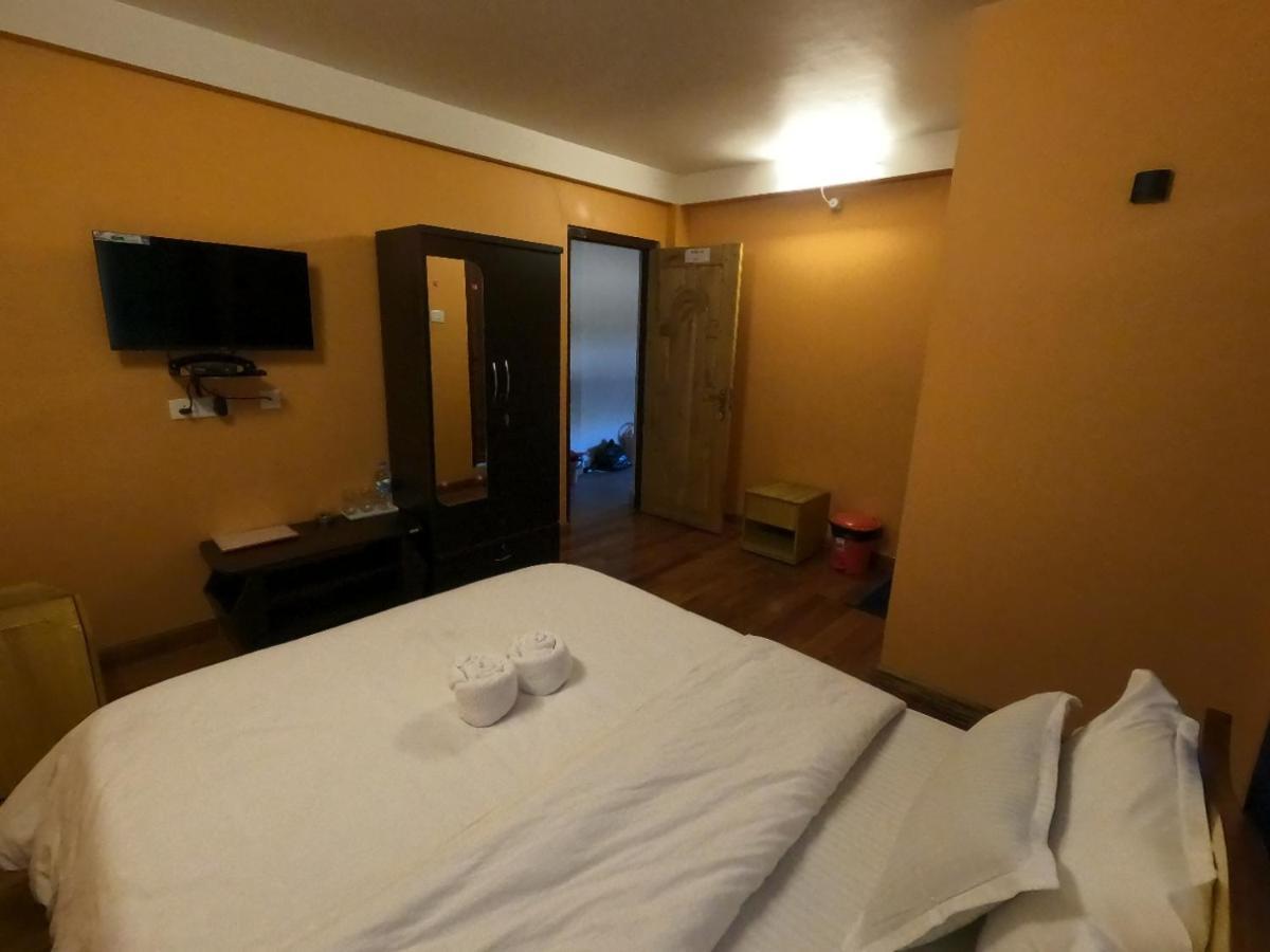 Aurora Guest House Shillong Exteriör bild
